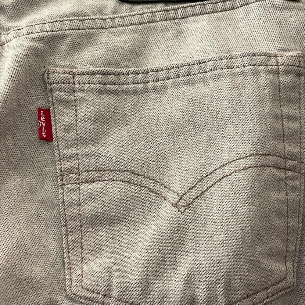 Levi's Women's Straight Leg Jeans in Light Gray 32x32 - Picture 4 of 6
